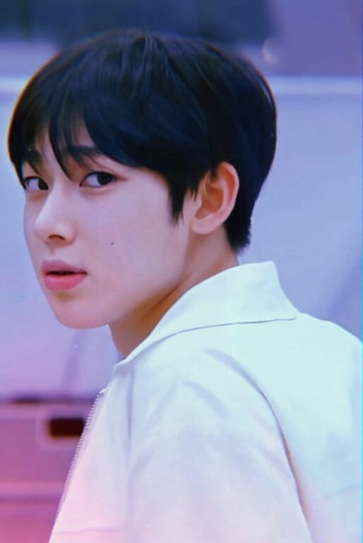 stare that will melt u