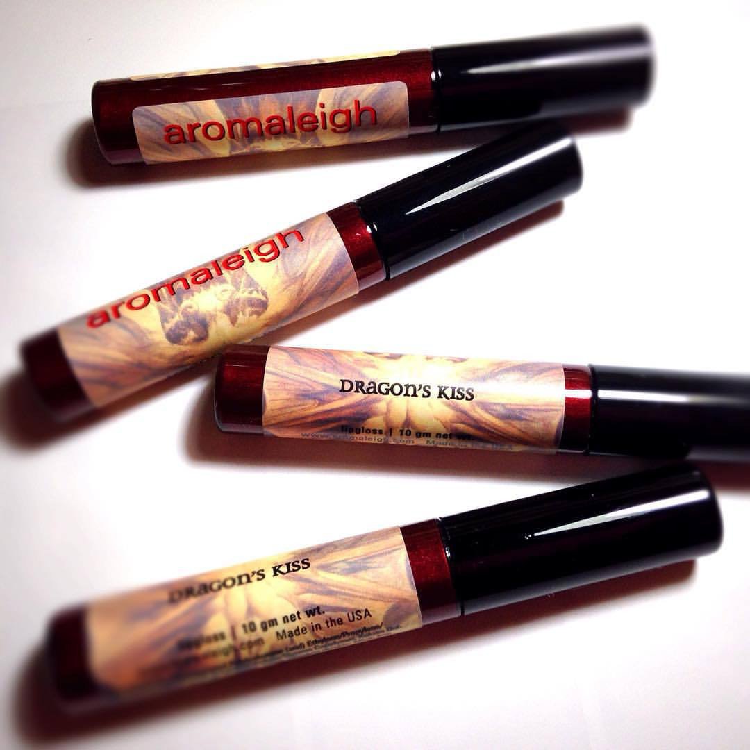 Evalie3689's tweet photo. As befitting the end of the Red Dragon arc with tonight's rewatch of TWOTL, I purchased the Dragon's Kiss lipgloss! #ACunningBoy
https://t.co/tZbgdiUKz1 https://t.co/2xeFbhIeW3