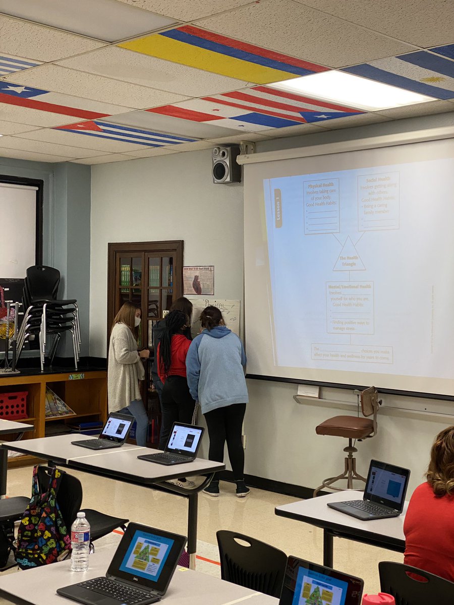BodePatriots's tweet photo. Another awesome day at Bode full of collaborating, critical thinking, and creating! Our Students and Team are outstanding and we are enjoying every minute of 2020! #BMSProud #BodeVision2020 https://t.co/4iXUTm9Ef0