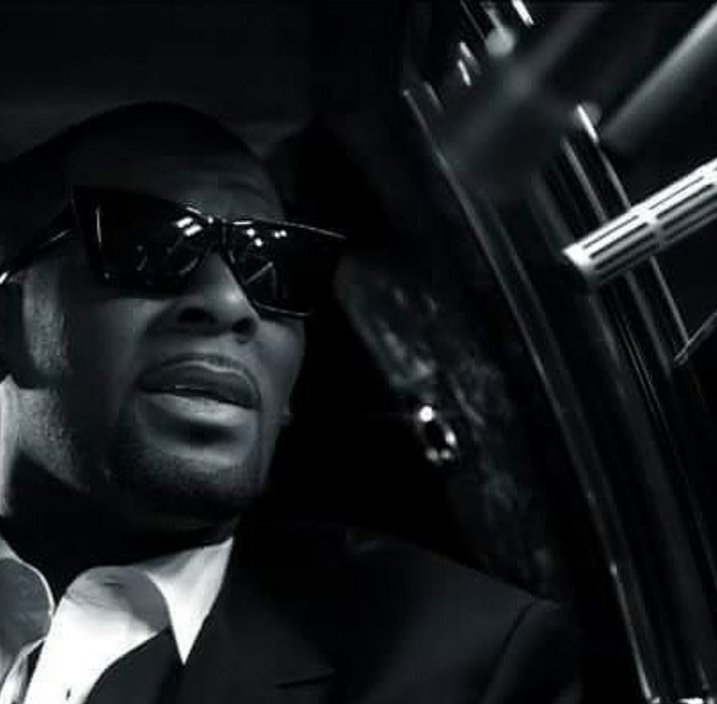 RKellySupporter's tweet photo. R. KELLY WILL ALWAYS BE THE KING OF R&amp;B!!!
#FREERKELLY #INJUSTICE #DUEPROCESSRIGHTS #INNOCENTUNTILPROVENGUILTY #GUILTYBYMEDIA #NOTGUILTY #SURVIVINGLIES #ACCUSERSNOTVICTIMS #SETUP #ONEMANAINTNOENTERPRISE #SNAKES https://t.co/46VudnR1Mp