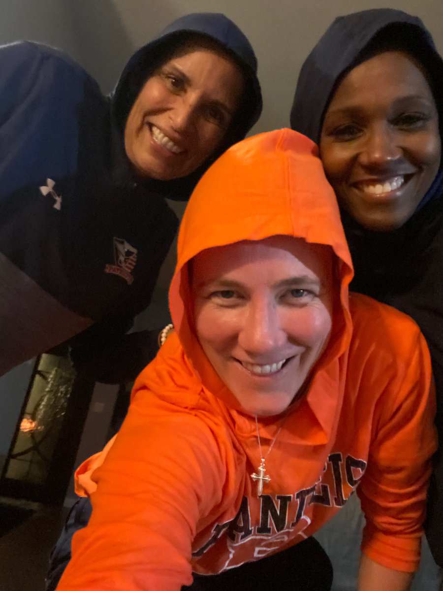 ACH_GBB's tweet photo. You know it’s on! 3 of the best (@vmhsbball @stephdesma @brewer234), NOT in the City or the #Tri-Regions, but the State of TX! Rockin’ the hoodies & getting their ladies ready to rumble on Saturday #ACHGBB #i35HSShowdown @VMHSGirlsBB @jjgirlshoops @bhsorangeball #TrueAmbassadors https://t.co/3V6JLoXONV