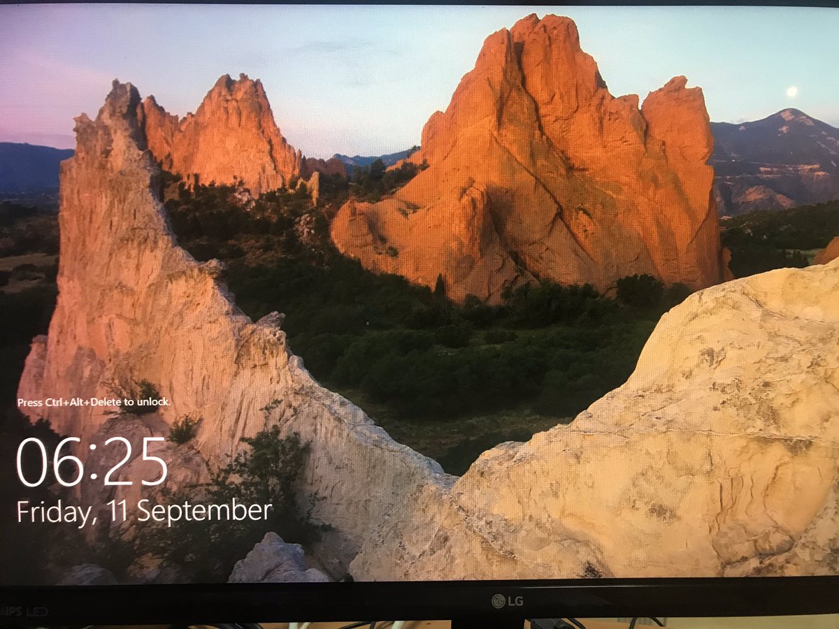 lawrencendagile's tweet image. If you can’t be early, be on time🤗 #WindowWall