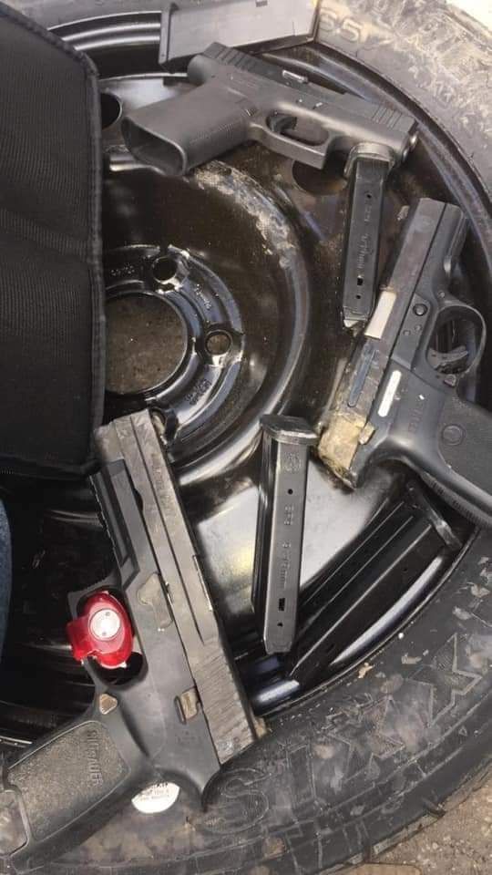 PititSenmak's tweet photo. Jounen 10 Sept_ nan, ajan BLTS yo te posede ak fouy nan bato ki pote non ACCORDIA SHIPPING

Nan fouy sa, ajan BLTS yo rive sezi 3 zam kalib 9 Milimèt ak 1 chajè zam otomatik akonpaye plizyè katouch

➡️semèn pase a, ajan BLTS yo te dekouvri yon kagezon zam otomatik nan Bato sa a https://t.co/aUuWyBSxY1