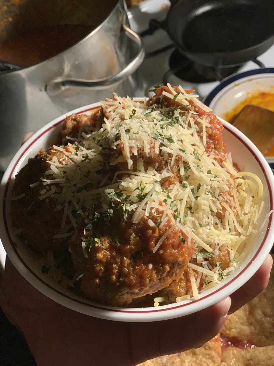 KronksKitchen's tweet image. Trying to learn how to cowboy, kitchen has been slow. September snow day calls for extra effort though. Spaghetti and meatballs in homemade marinara, bourbon blackberry cobbler. I’m back