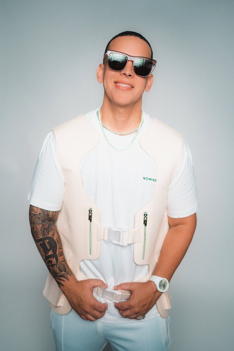 Spotify's tweet photo. Vamos, vamos, vamos 🚨 @Daddy_Yankee, @Anuel_2bleA, and @kendokaponilmm_ se juntan para #DonDon. Feel that summer rhythm https://t.co/zfGvKKGutA https://t.co/M1GEeyP90x