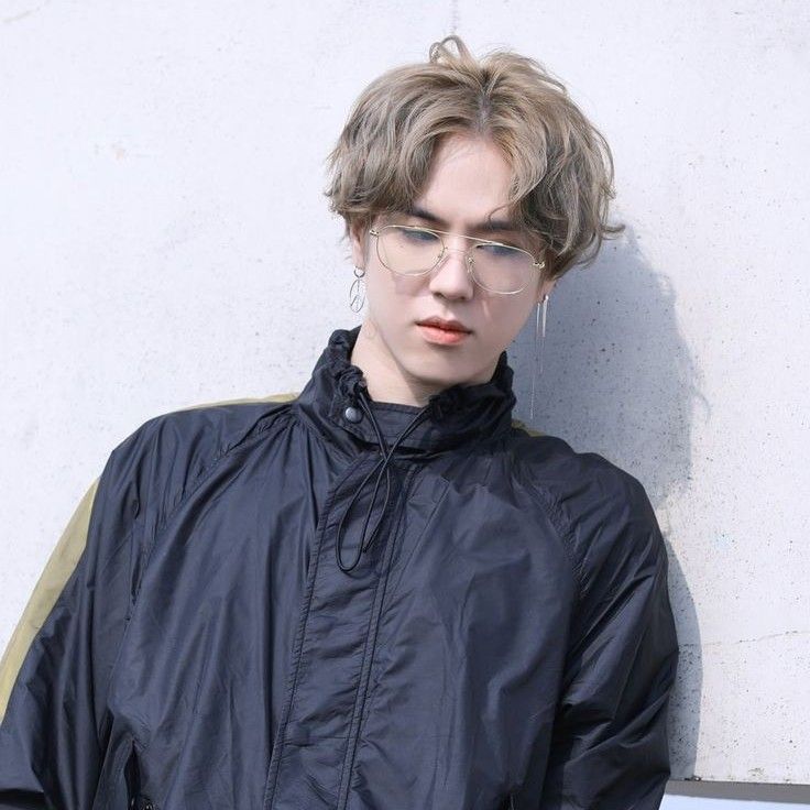 me: *sees crush flirting with another girl*me: