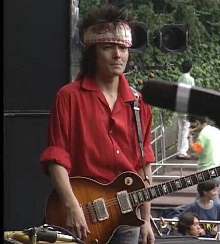 とも マーシー が時折見せた 独特な ファッションセンスの数々 こちら側が勝手に 革ジャンや破った Tシャツ 黒スキニーやdr マーチンを期待しちゃってるからなのか たまに真島氏のファッションセンスに ん と思ったことないですか 常に時代