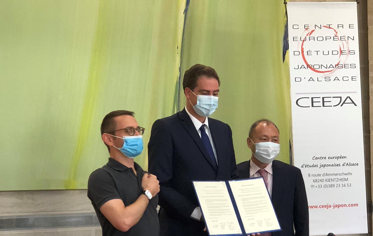 CEEJAColmar's tweet image. Le CEEJA a créé le Cluster Japantech Grand Est le 28 août dernier, avec le soutien de la Région Grand Est, et a signé un accord de protocole avec JETRO Paris le 4 septembre à Châlons en Champagne. Cet accord est le premier accord à dimension régionale signé par JETRO en France.