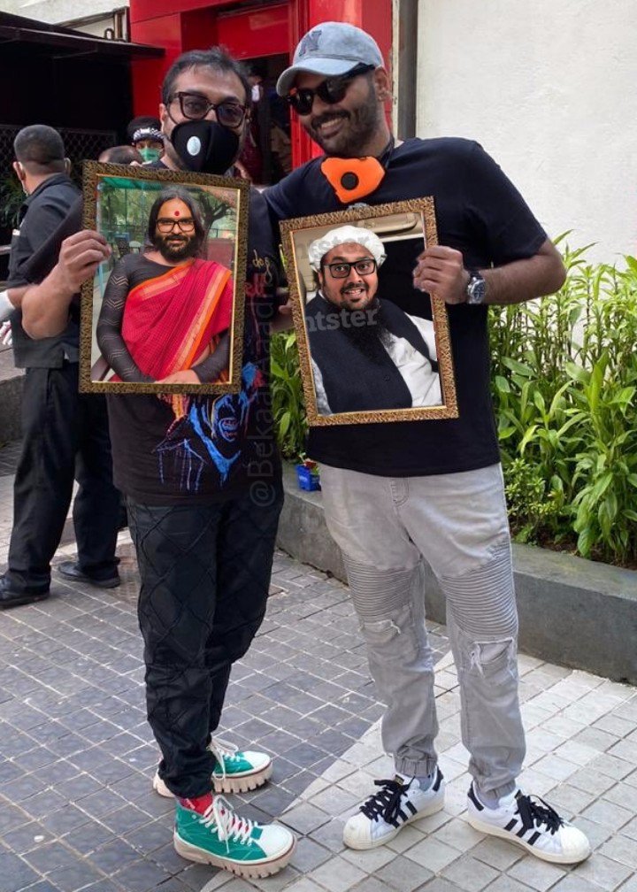 rahulwwe2's tweet photo. Now who did this ??? 
@kunalkamra88 @anuragkashyap72 

#chapalforarnab https://t.co/a8S98iLXdV
