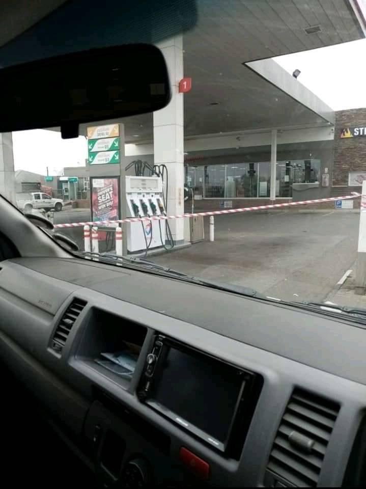 mwelimasilela's tweet photo. Filling stations owned by a man seen on a video calling black people monkeys have been closed in Standerton Mpumalanga. https://t.co/qMhdROXfXc