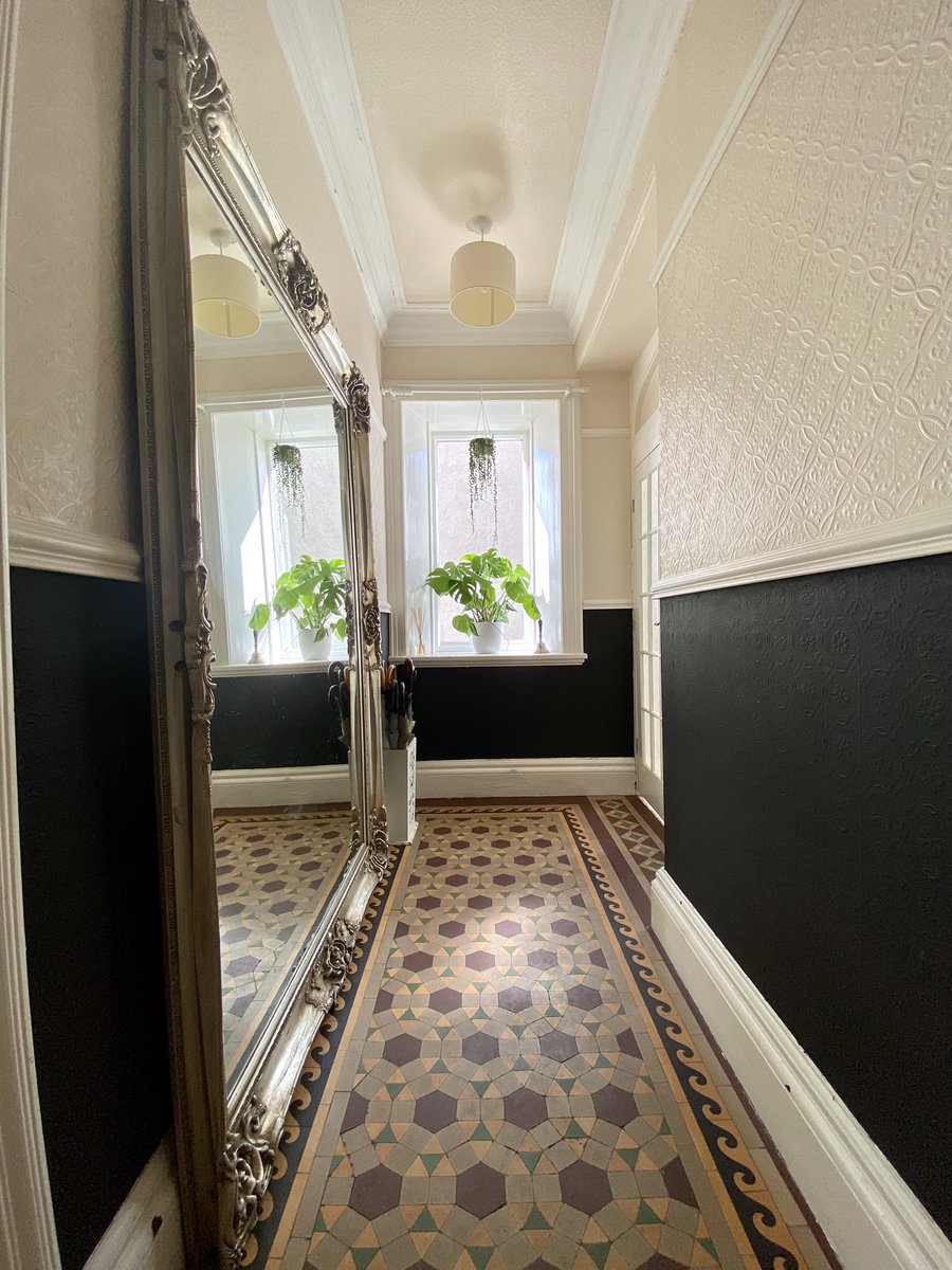 HHolmedale's tweet photo. On the way out ๐ฟ off to work I go...
Have a fabulous FRIYAY ๐ฅฐ
#homestyling #homeaccounts #beautifulhomesfeature #interioraccounts #darkinteriors #homedecorblogger #homesweethome #instahome #mrshinch #interior_design #interior123 #victorianreno #victorianhouse https://t.co/Aatb8gU9ff