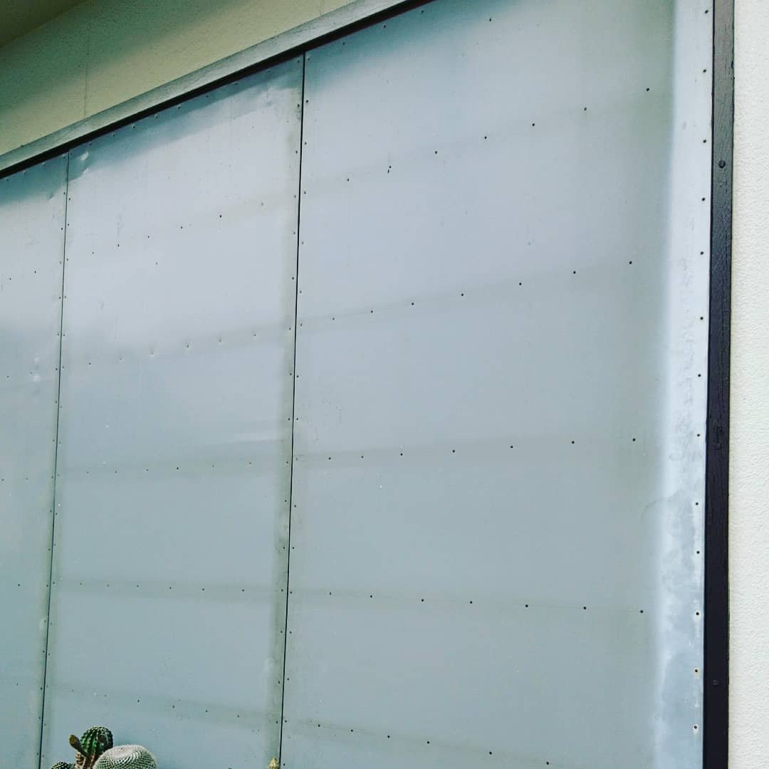 Plamanus 戸袋から出てこなくなった古い木製雨戸9本を 現場加工及び戸車交換をし 補修致しました 木製雨戸 雨戸修理 雨戸調整 名古屋市天白区 修理の窓口 Plamanus