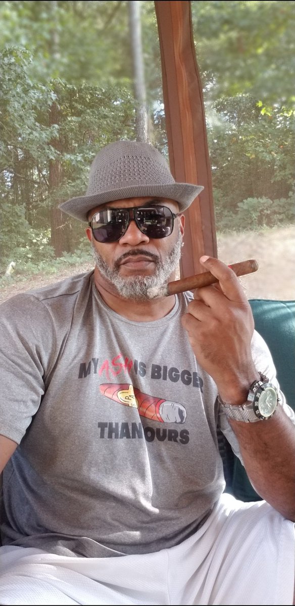 KlassicJaeTea's tweet photo. Like the shirt -Get yours from @Phatashcollect1 Cigar accessories plus Phat apparel at https://t.co/m8wTDdOsj3
#KlassicMoves #phatash #model #author #CIGARS #bearded #IamKlassic #yaDig #invicta #ambassadorstatus https://t.co/fMCEul53PO