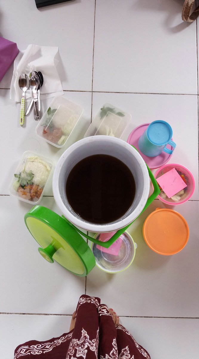 praktis juga tidak pakai sampah plastik. saya pilih bumi. 

#zerowasteadventure