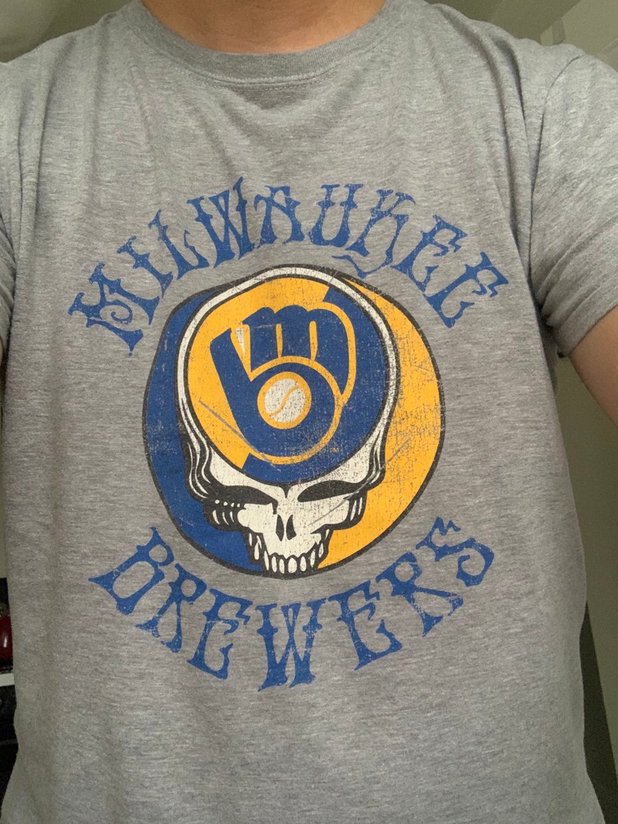 This is a thread about the best season in Milwaukee  @Brewers history getting boosted by the  @GratefulDead, playing like the '27 Yankees and Big Red Machine Cincinnati Reds on days there was a show — and like a .500 club when there wasn't. These are Jerry's Wallbangers.