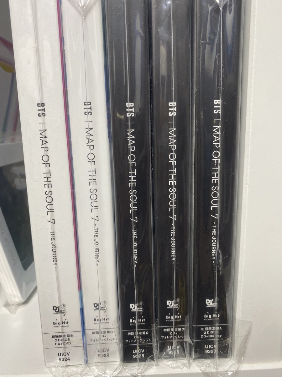 YJ_o06's tweet photo. 방탄 일본 앨범 양도 
Bts japan album MOTS7 the journey 
TYPE A 5.2(CD + blu-ray) +1 poca 포카
TYPE B 5.0(CD + DVD) + 1 poca 포카
TYPE C 4.0(CD + booklet) + 1 poca 포카
TYPE D 4.0(CD + booklet) + 1 poca 포카

#방탄양도 #방탄앨범 #btsalbum #방탄앨범양도 #방탄일본앨범 #btsmerch https://t.co/gBkYeqGypp