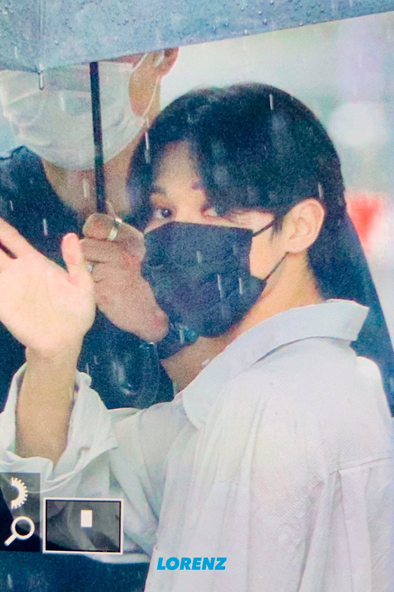 _LORENZ1126's tweet photo. 200911 ☔️프리뷰☔️ #ATEEZ  #에이티즈 #우영 #정우영 #WOOYOUNG @ATEEZofficial https://t.co/AoROu7Fuzc