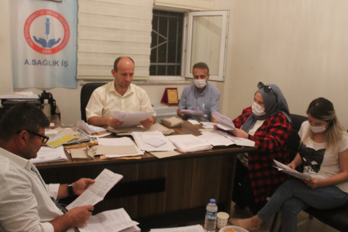 Ek ders ücreti ile çalışan arkadaşlarımızın mektuplarını inceliyoruz. Sayı 177