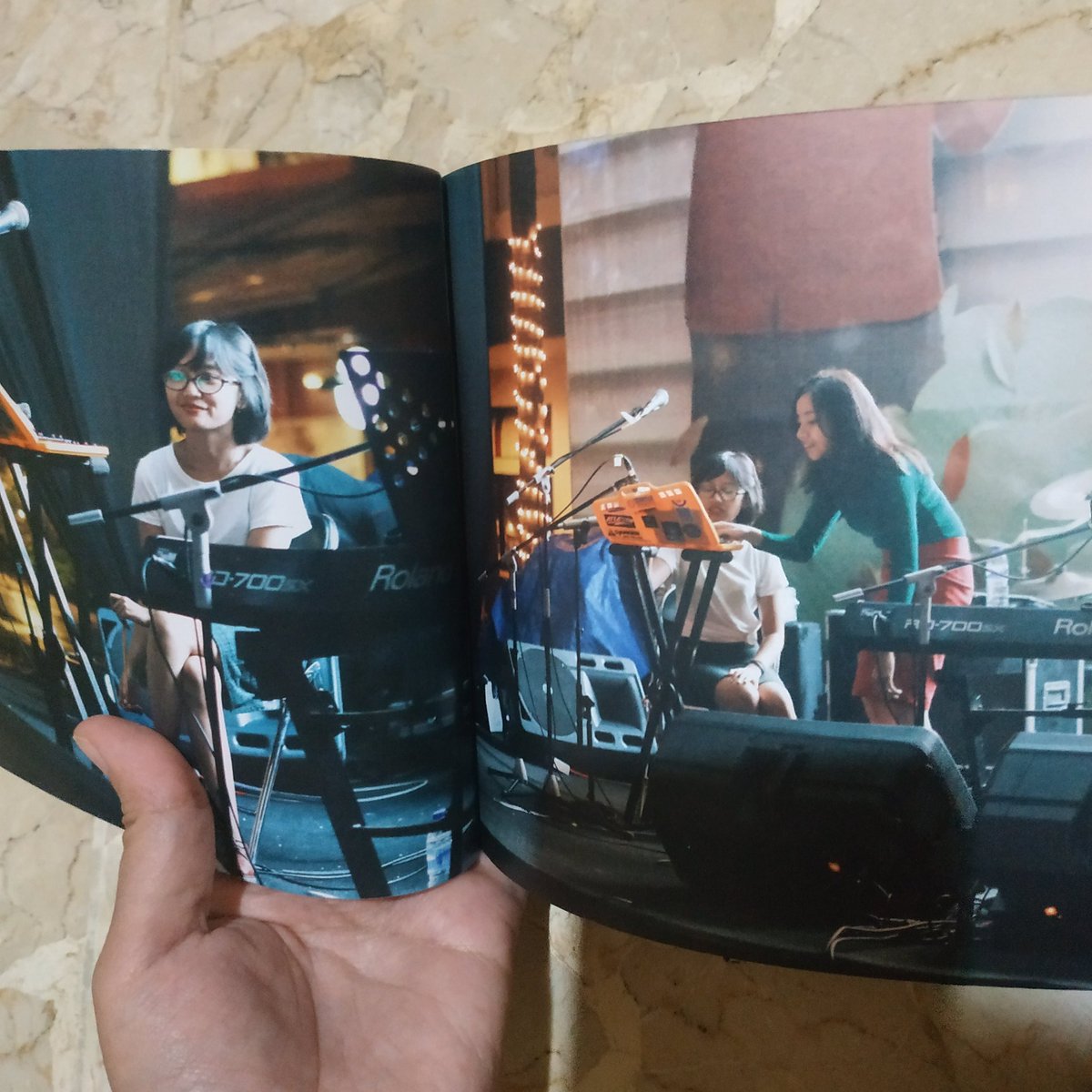 yang paling epic ini sih. hasil karya bapak legenda foto panggung <a href="/hendisgorge/">Hendisgørge¹³</a> <a href="/tabelannora/">Christabel Annora</a> <a href="/kuropros/">Alexander The Meh~</a>