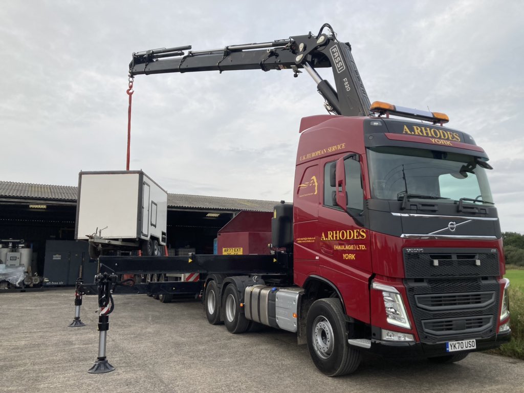 AirsupplyGeorge's tweet photo. Our 2400cfm mobile desiccant dryer unit going out on another hire, safely lifted on thanks to A.Rhodes Haulage and the brand new 82 tonne hiab tractor unit that arrived at 7.30 this morning with only 58 miles on the clock ! #AlexeiSayle #UlloJohnGottaNewMotor https://t.co/HBJNUWm2Ld