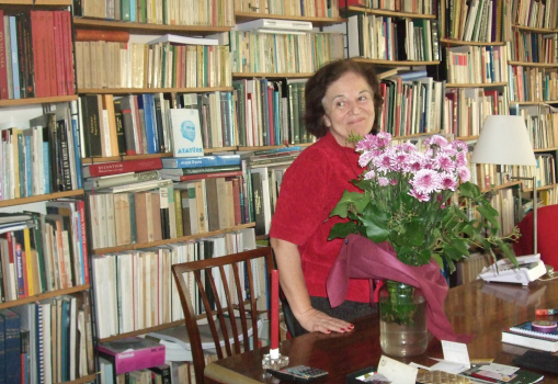 "Hocaların Hocası" Prof. Dr. Yıldız Ötüken vefat etti. İlk öğrencilerinden Prof. Dr. Zeynep Mercangöz'ün kaleminden Yıldız Hoca'yı anmak için "Türkiye’deki Bizans Sanatı Tarihinin Bir Çınarı: Hocam Prof. Dr. Yıldız Ötüken" makalesine erişebilirsiniz bizantolog.org/page-18748/922…