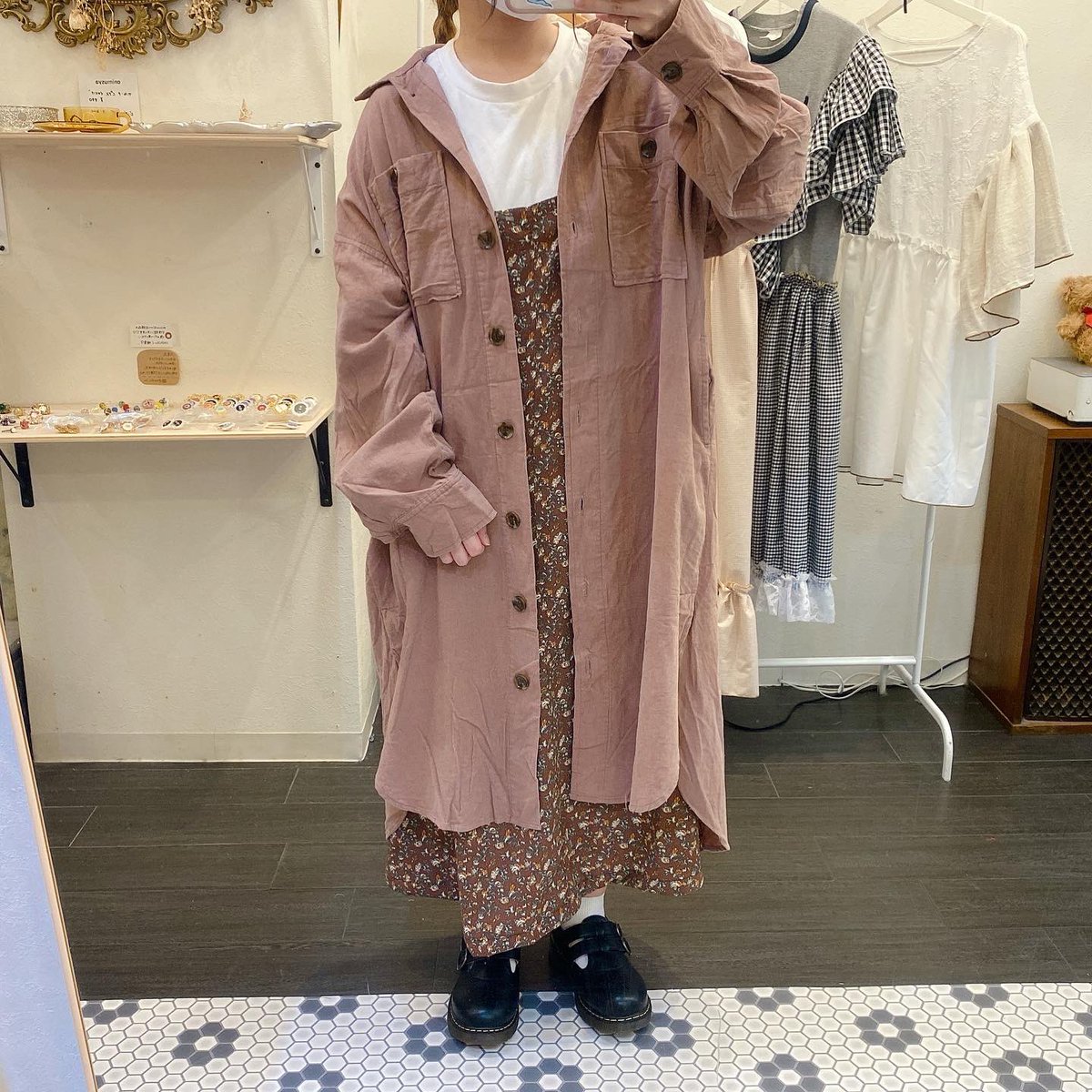 古着屋 0264 アメリカ村店 1枚で着ても 羽織ってもかわいい コーデュロイワンピース 3800 Tax 着用スタッフ 147センチ 古着屋 0264 アメリカ村店 1枚で着ても 羽織ってもかわいい コーデュロイワンピース 3800 Tax 着用スタッフ 147センチ