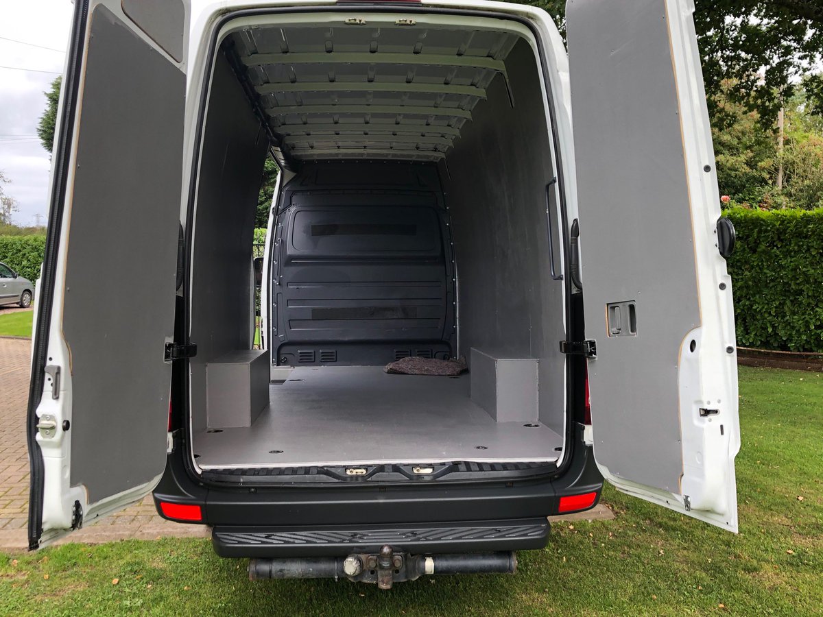 FoleyHire's tweet image. Inside our Foley Vans! Plenty of room, great for moving house, hire, Man with Van at an hourly rate, great prices! Call us on 01562 813402 or email us on rplgroup@aol.com for enquires 😃 #van #hire #man #sprinter #foleyvanhire #vanhire