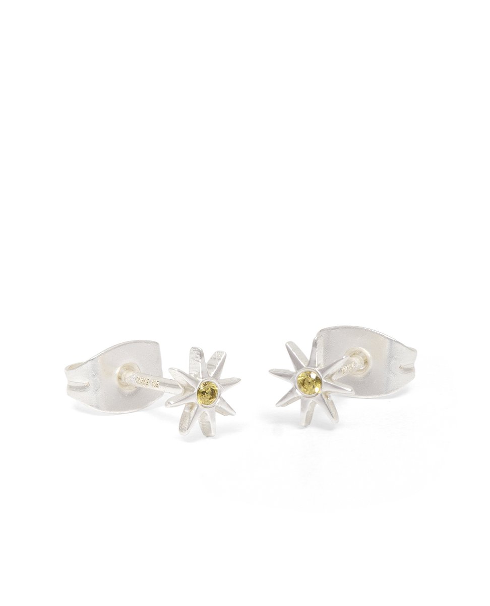 These cute stars stud are... little. That sparkle though. There is power behind the glimmer we see in our star-gazing nights. That's the inspiration behind Esa'a shiny little stars with a yellow stone

l8r.it/q6OO