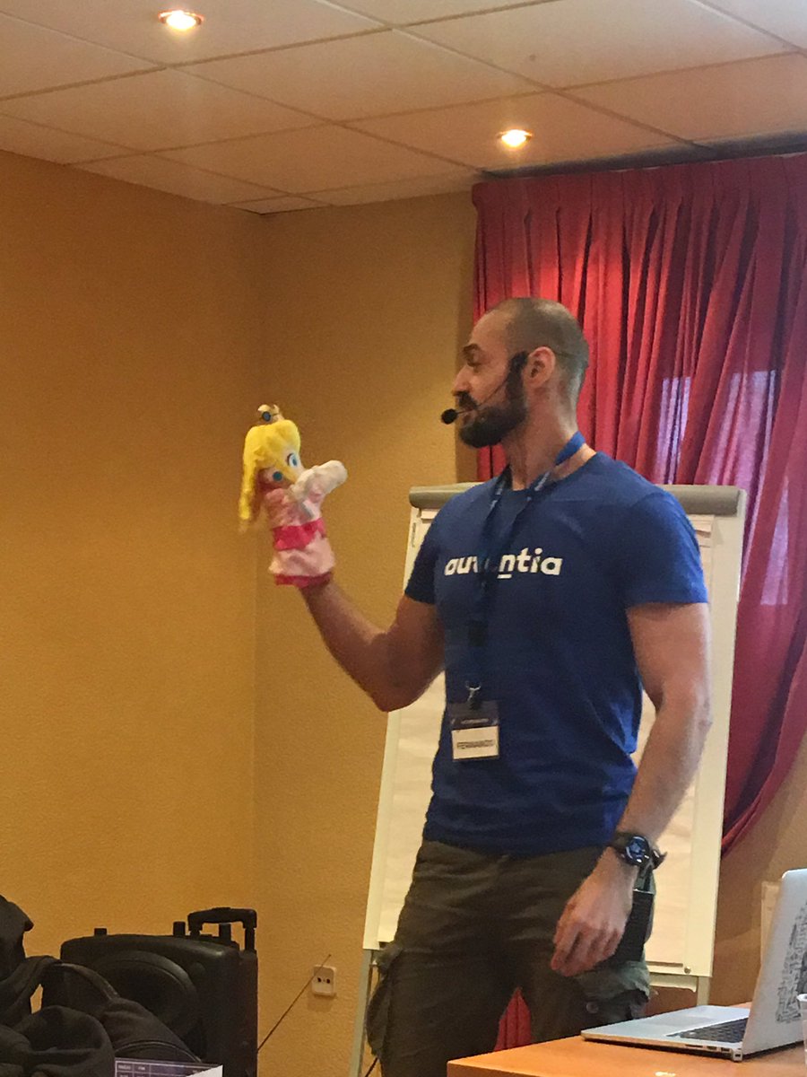bogas_fernando's tweet photo. Hace un tiempo impartí una charla de Comunicación No Violenta en el AOS de #Autentia en la que utilicé a Bowser y Peach para explicar la empatía. Charla que dió lugar a muchas otras ;) #ComunicaciónNoViolenta https://t.co/ZlNd2gNbZO