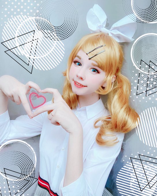 Flat or big boobs?  ✨✨✨✨✨✨✨✨ I have the unique ability to be both #cosplay #model #lingerie https://t<a href="/tag/lingerie"class="tags"><span>#lingerie</span></a><a href="/tag/model"class="tags"><span>#model</span></a><a href="/tag/cosplay"class="tags"><span>#cosplay</span></a>