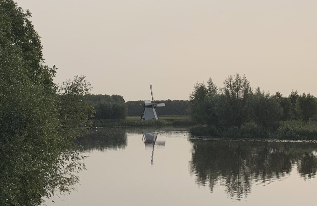 JGAPaans's tweet photo. Nu op naar Molen Souburgh. Na 75 jaar gooien we De Vang los en krijgen de wieken hun vrijheid terug van @DeMolens @GemAlblasserdam https://t.co/NGyjgd138J