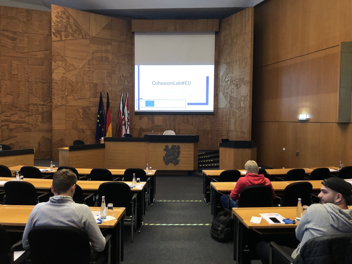 EurosocDigital's tweet photo. Some impressions from our #CohesionLabEU kick-off event in #Düsseldorf last week: students learned about #cohesionpolicy by discussing challenges of rural regions in the #EU and by finding creative solutions💡 https://t.co/TWf9ewUUDw