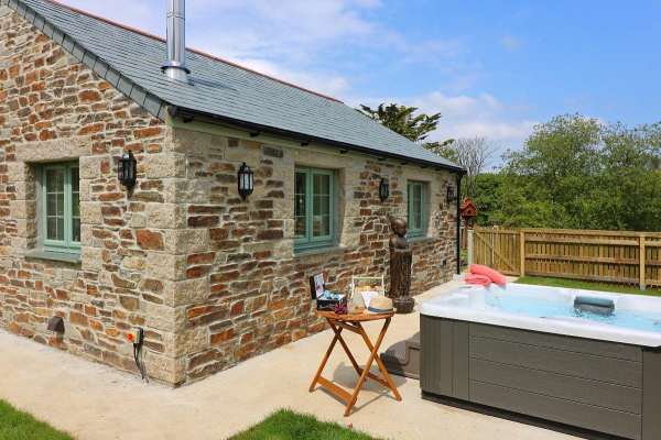 Cottages For Couples tweet media