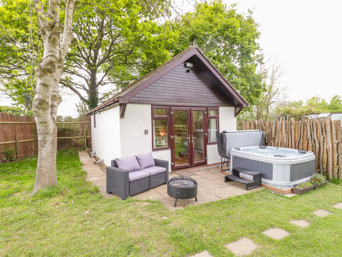 Cottages For Couples tweet media