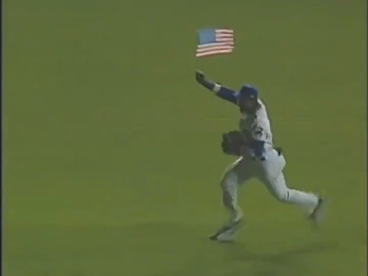 Domingo Germán honors Sammy Sosa on 9/11, waves American flag