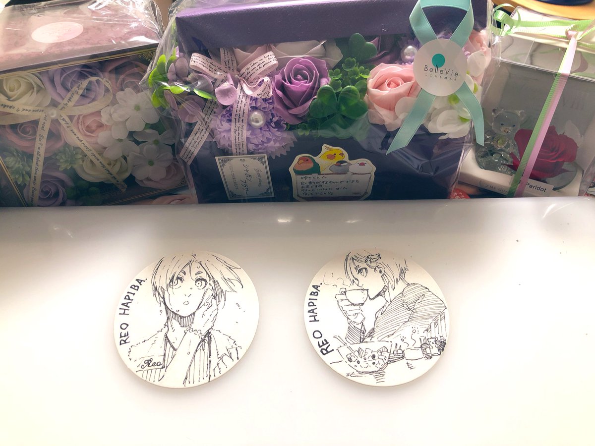 今から渡しそびれてた、キャラへの誕生日プレゼントや、贈り物を順番に彼らに渡していきます〜
まずは玲王!!遅れてごめんなさい!!
#ブルーロック