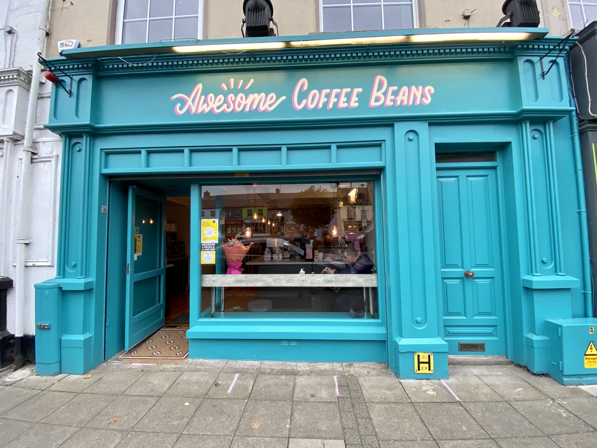workflowcoffee's tweet image. A star of Dublin’s specialty coffee scene for many years, Brian's just opened the lovely @awesomecoffeebeans in Carrickmacross. Based on the Q this morn he's been welcomed back with open arms. His new Izaga from @MarkibarGrinder & Übermilk system will be put to v good use 👏👏👏