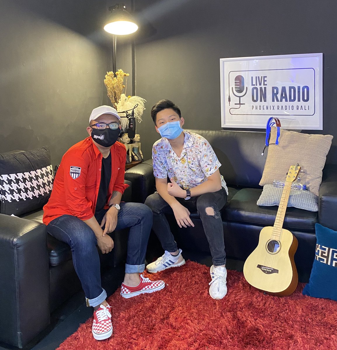 dodyyosandra's tweet photo. #setstudio #radio #phoenixradiobali @PHOENIX91FM https://t.co/OfsftuQFni