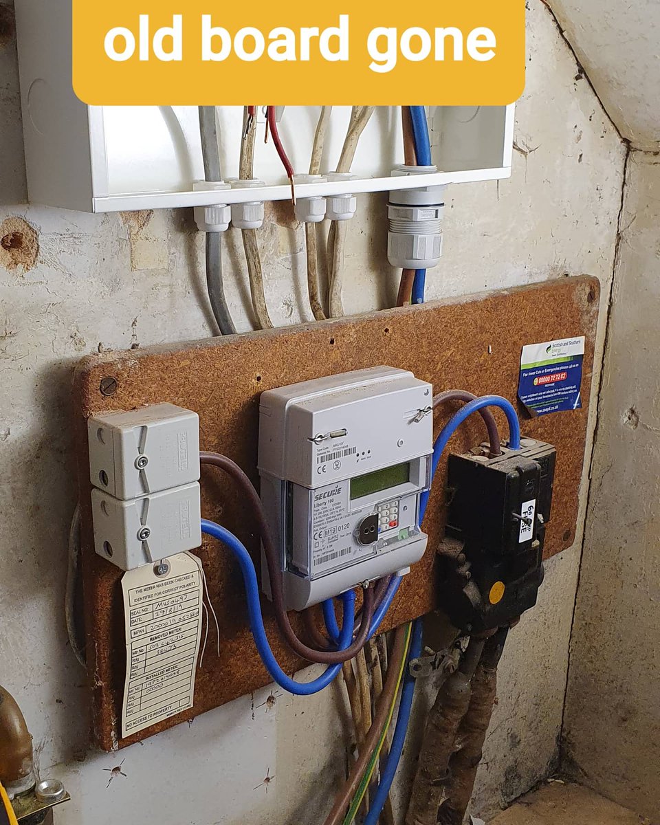 SPEC_Electrical's tweet image. Changed out an old fuse board today for a larger Hager Dual RCD + SPD
#HagerGang #gardnerandscardifield
#scardifields