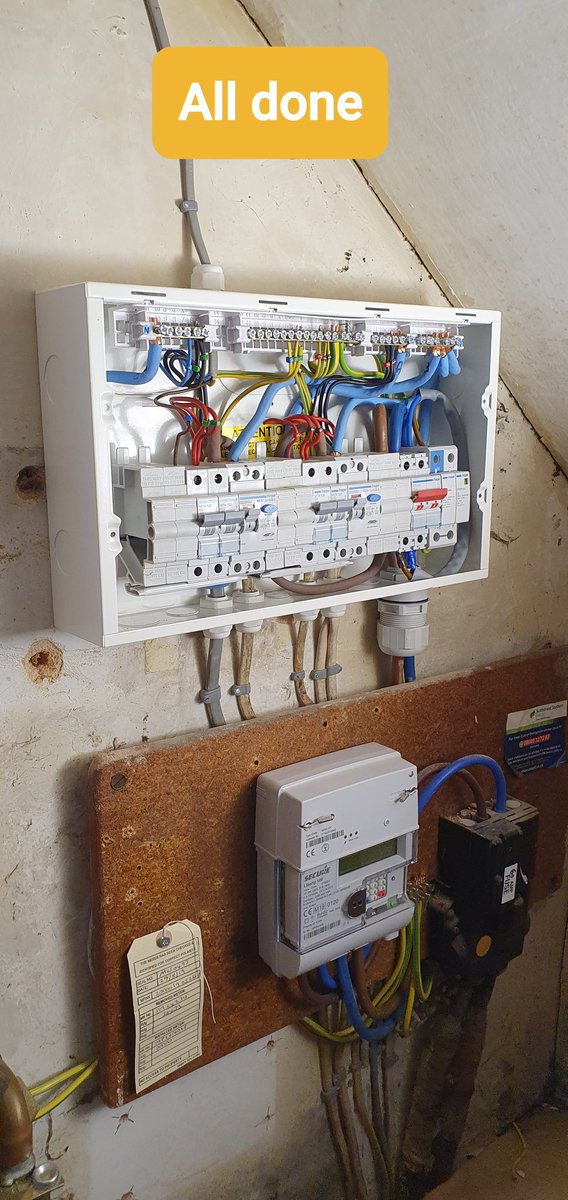 SPEC_Electrical's tweet image. Changed out an old fuse board today for a larger Hager Dual RCD + SPD
#HagerGang #gardnerandscardifield
#scardifields