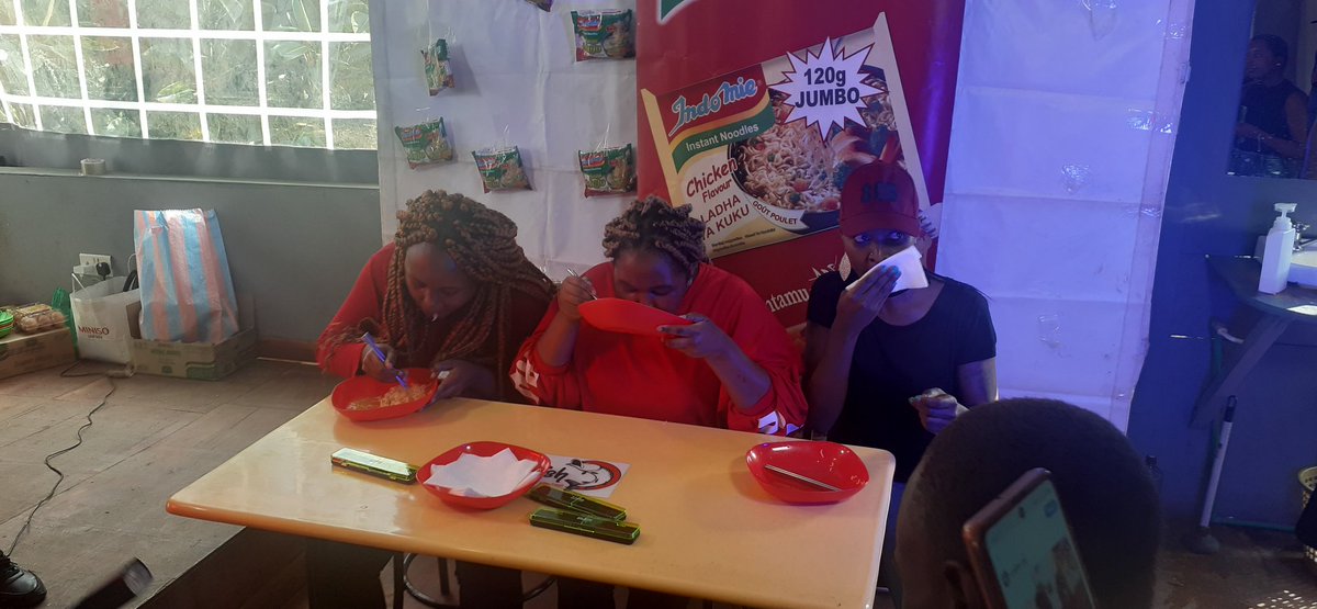 ItsJeffreyJeff's tweet image. #chopstickChallenge