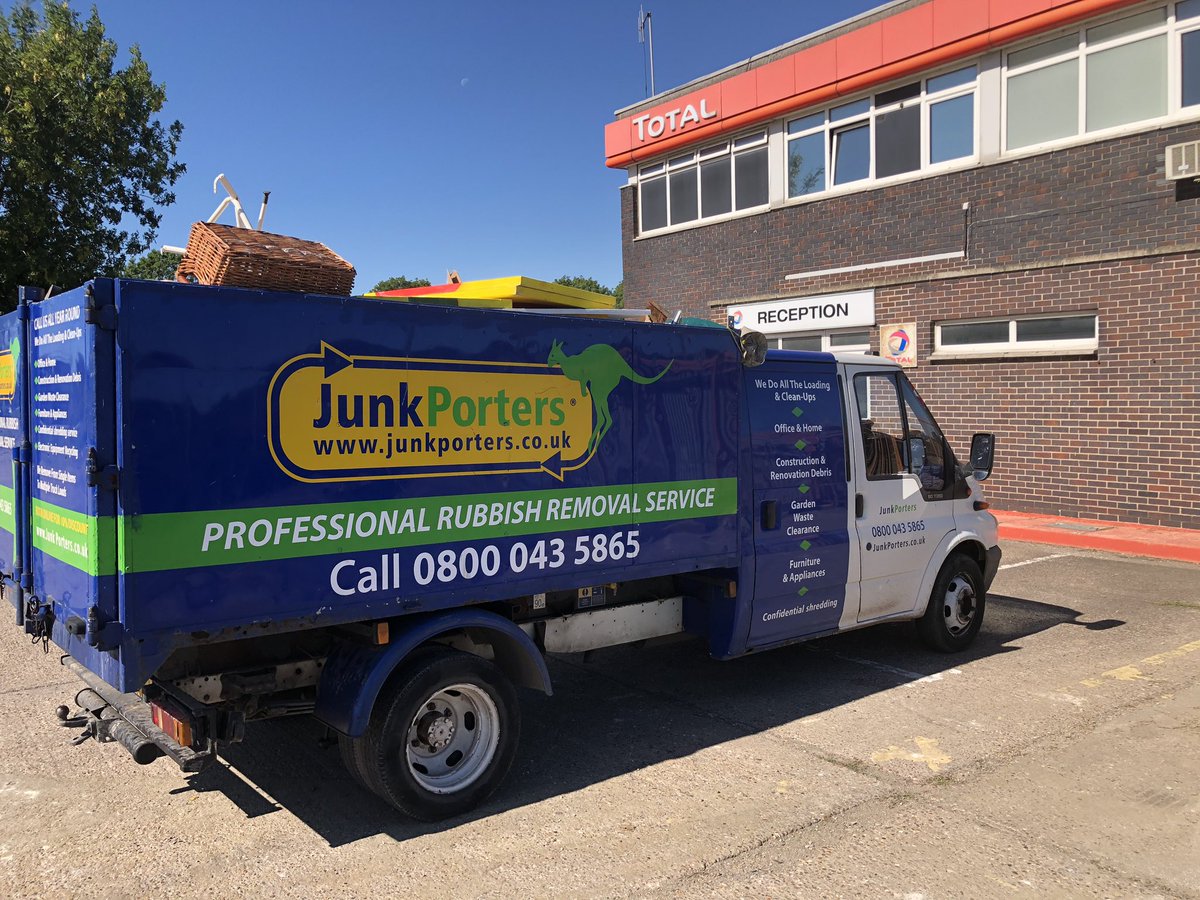 junkporters_uk's tweet photo. JunkPorters #VanAndMan removal service in Nottinghamshire/ Nottingham is a fast, cost-effective, and hassle-free way to dispose of unwanted items and is often a cheaper alternative to a #skipHireCompany.
So, how much stuff can you fit into a Junkporters Truck? Call 08000445865 https://t.co/Ckihq2qsaO