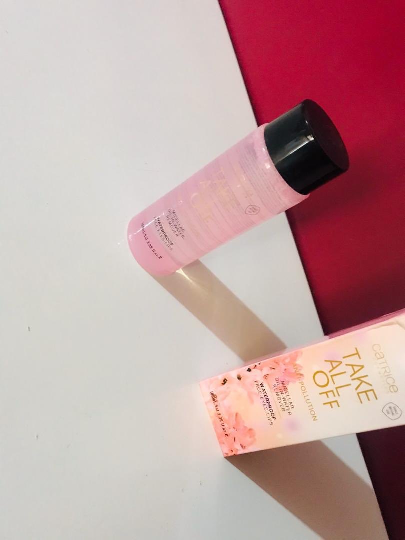 مزيل ميكب
Take All Off🌸
يزيل جميع التلطخات و الأوساخ 👌💙
حتى أنواع المكياج المضاد للماء و طويل الإستدامة تُزال بكل سهولة💐
750 ج
للطلب دي ام