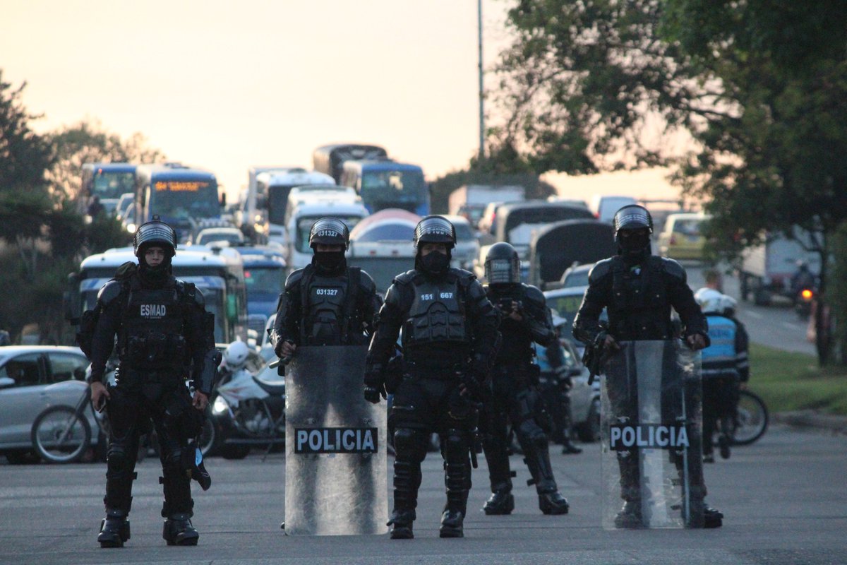 I will be headed north this afternoon to go chat w some people there. Meanwhile, a couple DLSR pics from last nightLeft: dancing in the fire Right: the stormtroopers from ESMAD
