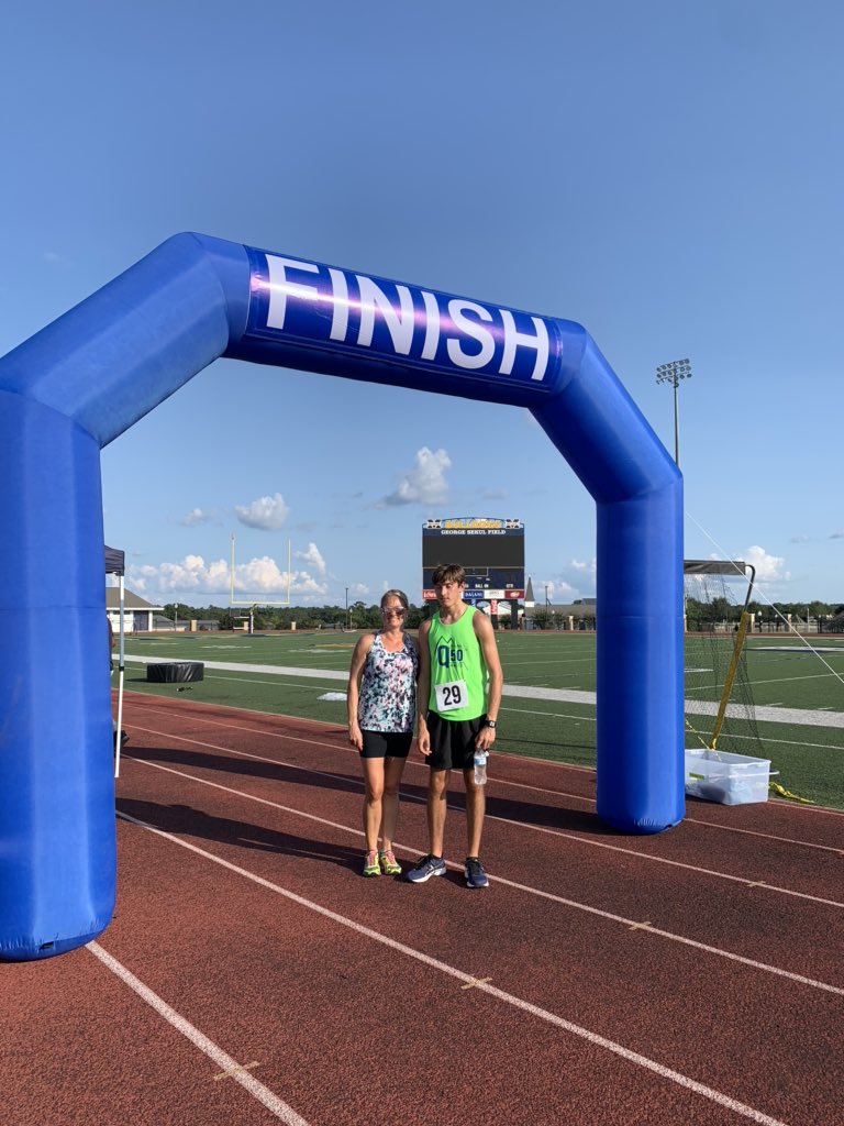 TheBarnWesley's tweet photo. We had such a wonderful time volunteering at the 9/11 5K! All these runners/walkers did an amazing job! Remember to serve others.... #ministryforall #barnstyle #mgccc #perk #wesleyfoundation #lovethyneighbor https://t.co/RLNHW0893W