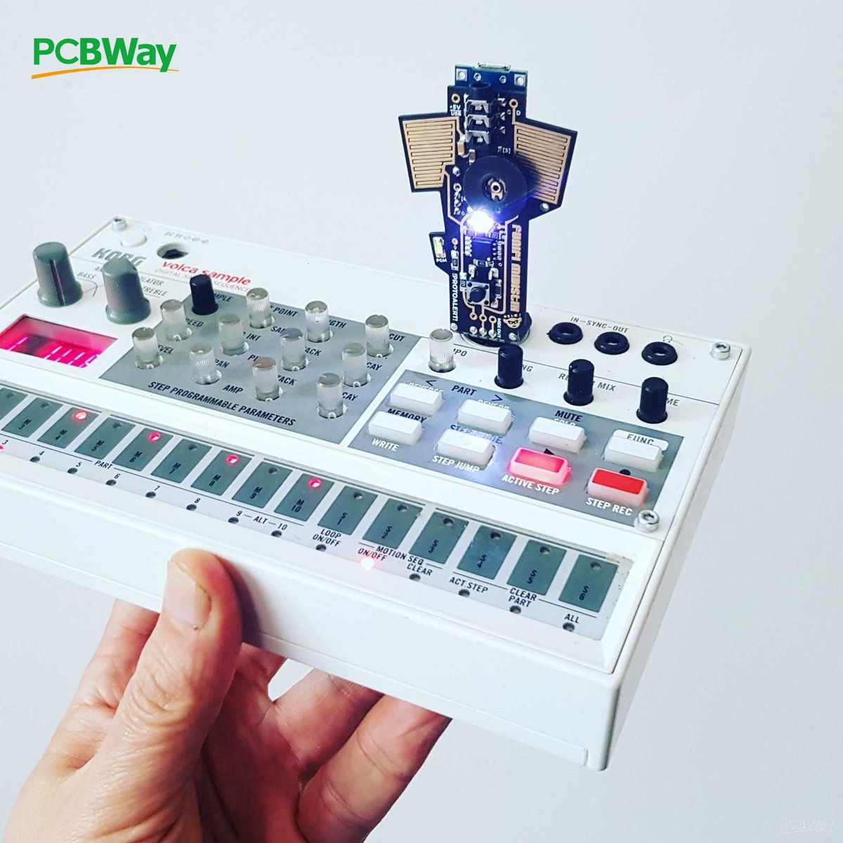 PCBWayOfficial's tweet image. #SharedProject
FuniFi Midistik is a compact, programmable #MIDI controller for synthesisers. There is a popular #ATtiny85 microcontroller in the heart of the device which can be progrmmed with Arduino IDE.
✅Get it now: bit.ly/2Fad1pv
.
.
#pcb  #EmbededHardware #arduino