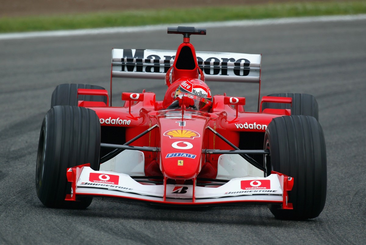 Formula 1 is Ferrari and Ferrari is Formula 1Se para alguma equipa esta frase se aproxima da verdade, certamente será com a Scuderia. As ligações ao desporto foram, são, eventualmente serão vitaisPensar na F1 sem pensar na Ferrari é praticamente impossível3/5