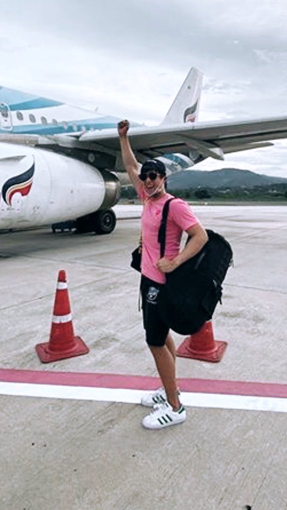 AnThekop's tweet photo. สดใสมากครับ🌴 ✈️ 🌃 #KeepTravelingForward
#BoutiquelyYours
#BangkokAirways cr. James_jamesma  ขอบคุณครับ 😍😍 #เจมส์มาร์ #jamesma https://t.co/lX5hBG7RNc