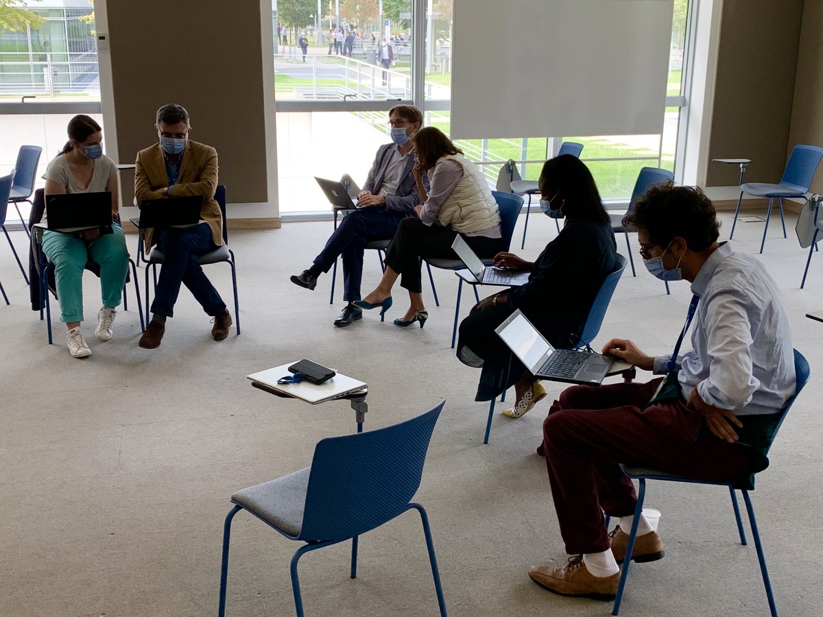 i_engagement's tweet photo. Nous avons organisé, à cette occasion, 5 sessions collectives d'examen de dossiers chez des #partenaires.
Ils ont mobilisé des #collaborateurs de leurs groupes pour évaluer des dossiers de candidats et échanger sur leurs dossiers.
Un beau moment de partage.
#LiveIDE2020 https://t.co/iG73p0mRVL