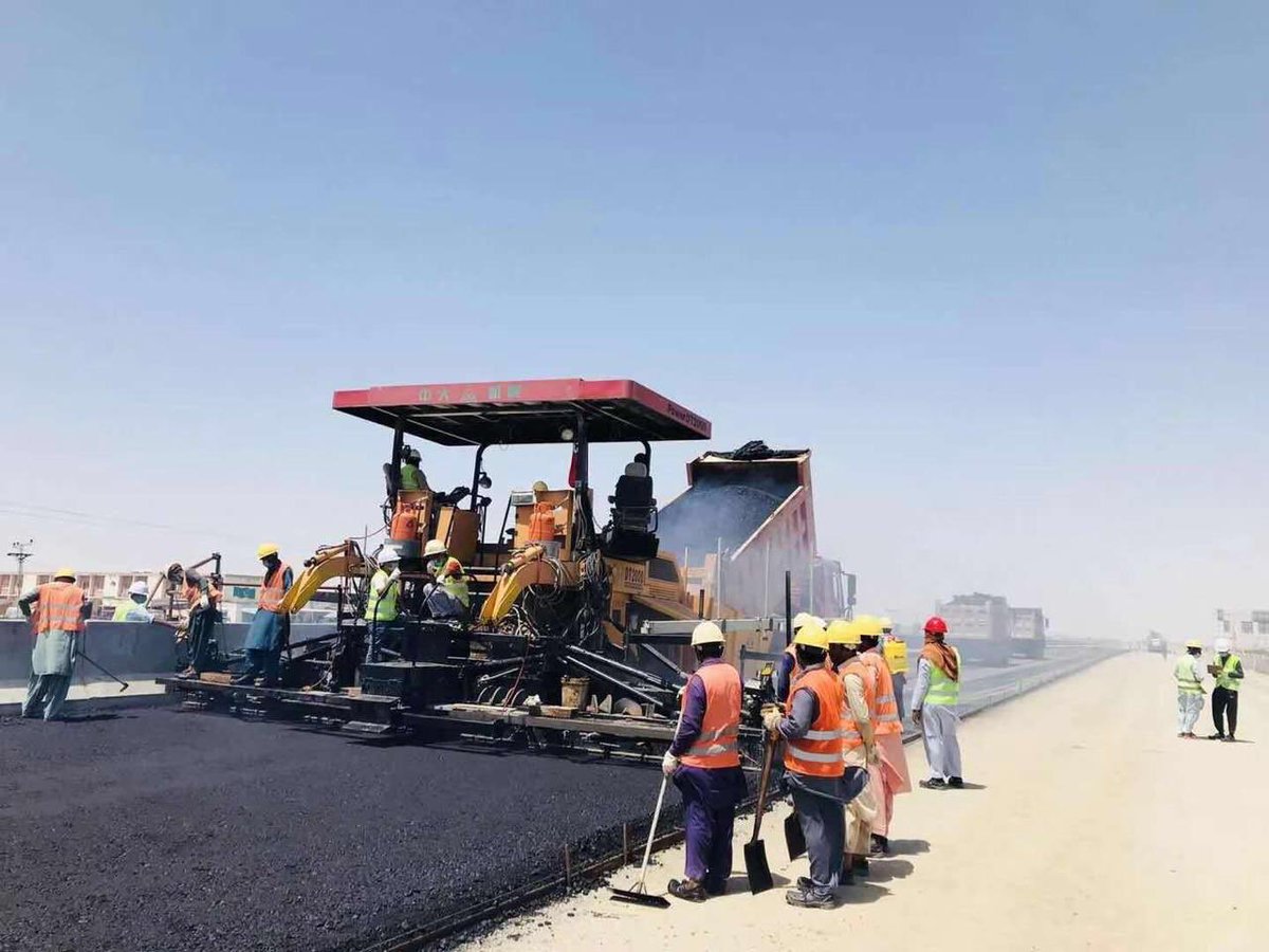 #Gwadar Update: East Bay Expressway progress 80%. Asphalt underway, will boost Port operations big way. #cpec #cpecmakingprogress